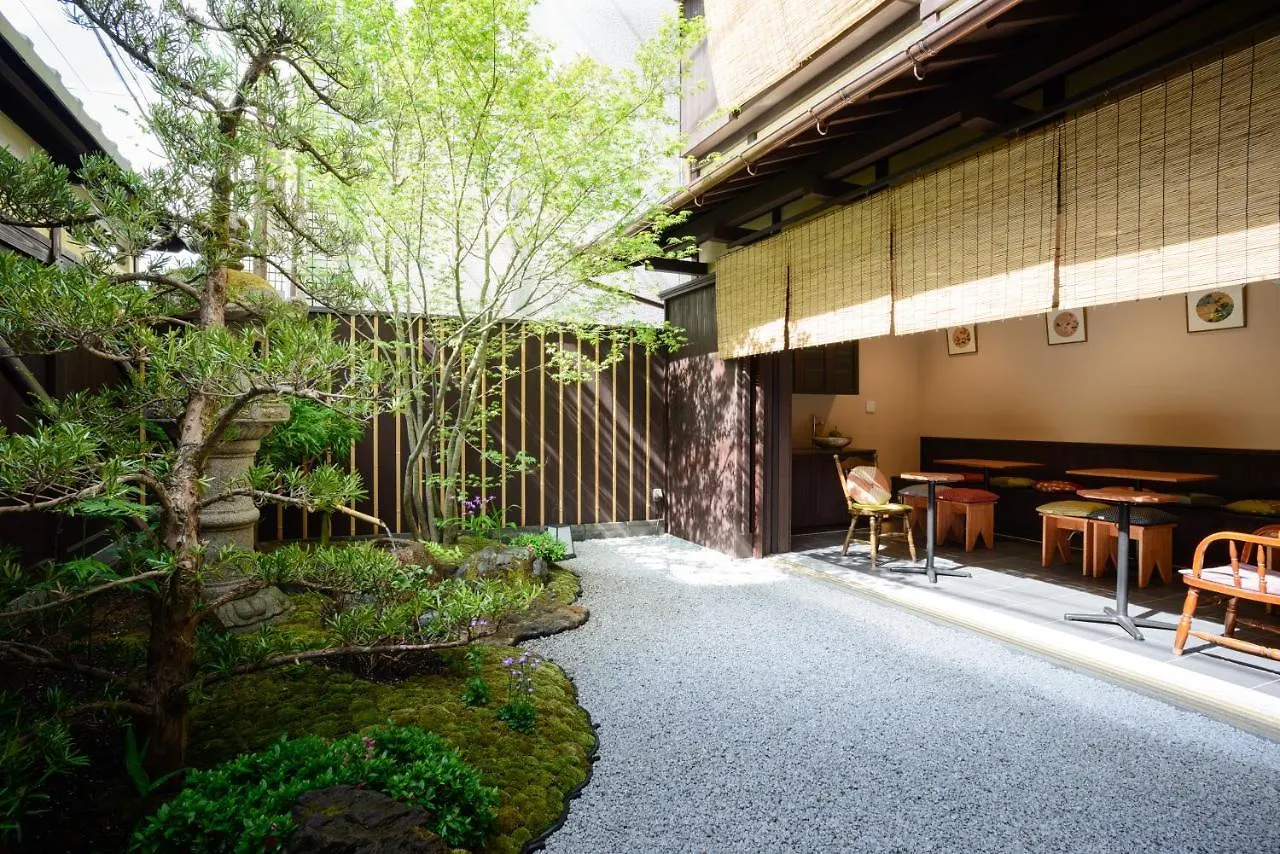 Ryokan (tradycyjny japoński pensjonat lub zajazd) Luck You Kioto